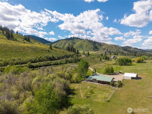 446 Rendezvouz Rd, Winthrop, WA, 98862 | Card Image