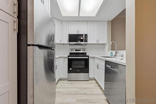 3212-5865 Friars Rd, San Diego, CA, 92110-6020 | Card Image
