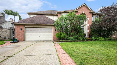 20918 Corey Dr, Macomb, MI, 48044-2114 | Card Image