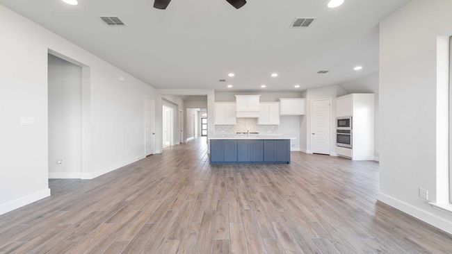 721 Running Iron Trl, House other with 4 bedrooms, 3 bathrooms and null parking in Mansfield TX | Image 6