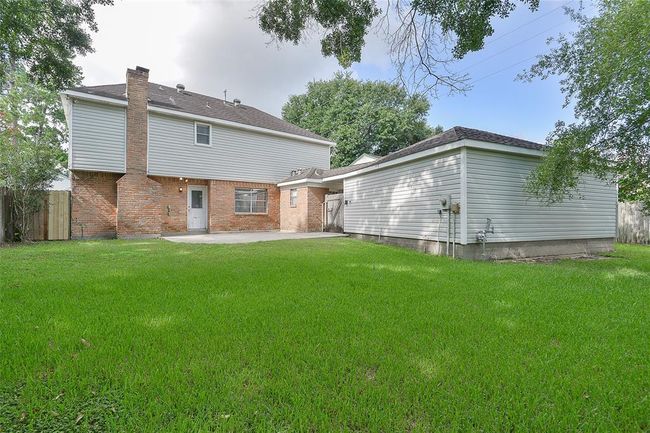 Large patio perfect for family gatherings! | Image 33