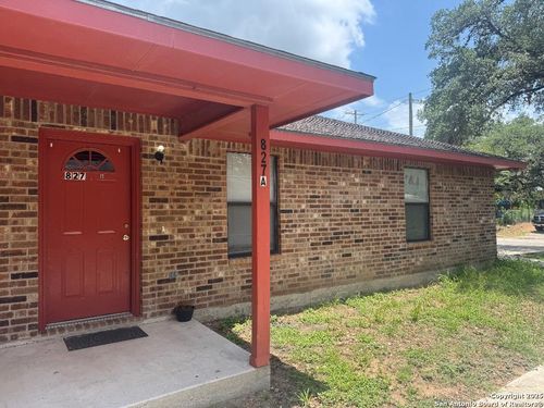 a-827 Dallas St, Pleasanton, TX, 78064-1915 | Card Image