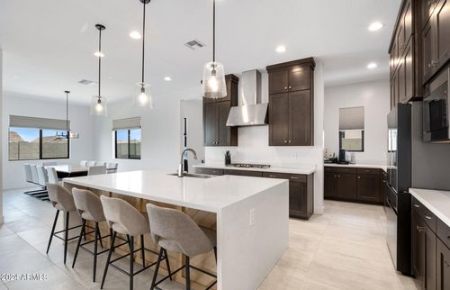 812 E Summerside Rd, Phoenix, AZ, 85042-5268 | Card Image