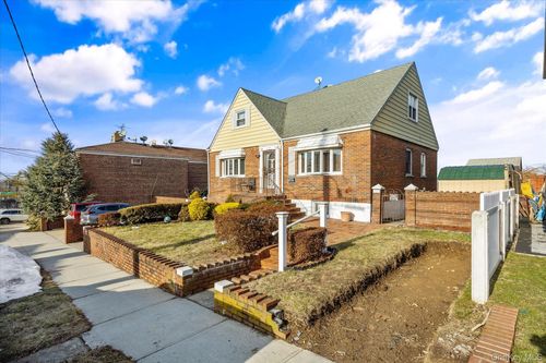 5739 78th St, Middle Village, NY, 11379-5303 | Card Image