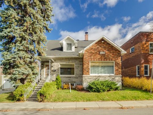 {{alt}} | Card Image