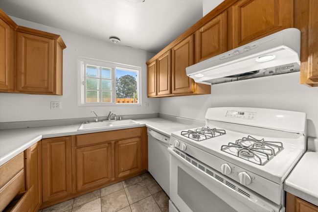 A - 409 Northgate Dr, Condo with 3 bedrooms, 2 bathrooms and null parking in Goleta CA | Image 16
