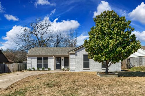 7405 Shadow Bend Drive, Fort Worth, TX, 76137 | Card Image