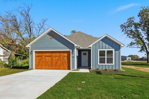 205 S Atwood St, Boyd, TX, 76023-3027 | Card Image