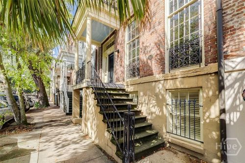 28 E Taylor St, Savannah, GA, 31401-5076 | Card Image