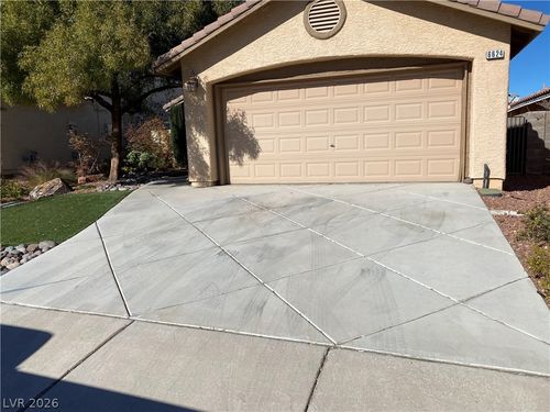 6624 Tampa Ct, Las Vegas, NV, 89108-7039 | Card Image