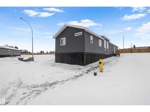 305 Calahoo Rd, Spruce Grove, AB, T7X3L1 | Card Image