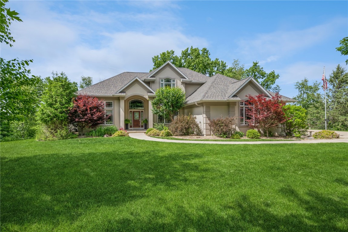 Diamond Dr, Cedar Rapids, IA 52403