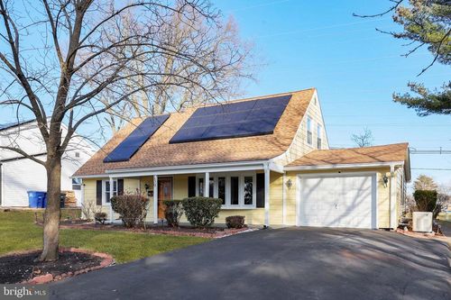 139 Hillcrest Ln, Willingboro, NJ, 08046-1206 | Card Image