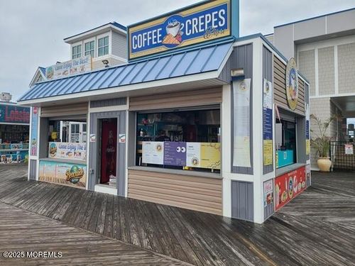 3 Ocean Ter, Seaside Heights, NJ, 08751-2533 | Card Image
