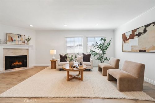 120-4189 Vineland Ave, Studio City, CA, 91602-3704 | Card Image