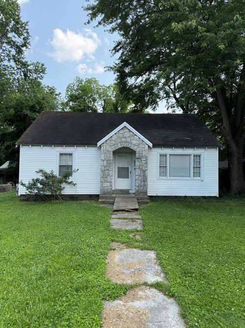 125 Sarah Ave, Hopkinsville, KY, 42240-2462 | Card Image