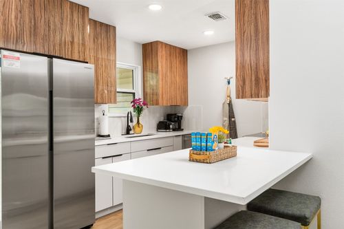 11807 Oakwood Dr, Austin, TX, 78753-2229 | Card Image