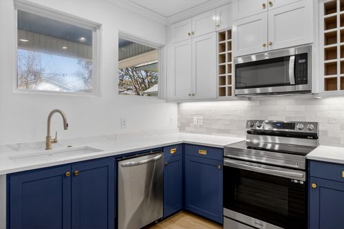 46 Poplar St, Charleston, SC, 29403-3734 | Card Image