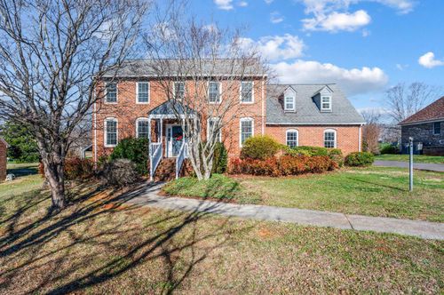 222 London Downs Dr, Forest, VA, 24551-3022 | Card Image