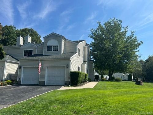 104 Owls Nest Ct, Manorville, NY, 11949-2619 | Card Image