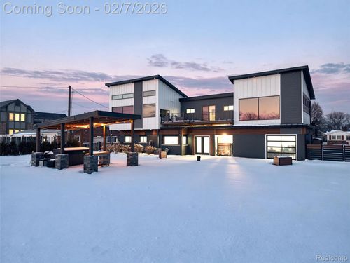 37645 Lakeville St, Harrison Twp, MI, 48045-2882 | Card Image