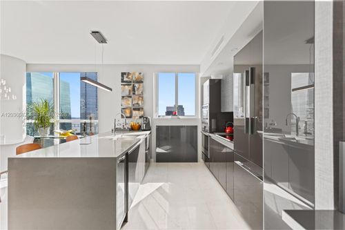 3300-1080 Brickell Ave, Miami, FL, 33131-3997 | Card Image