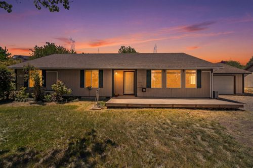 2630 Frontage Rd, Klamath Falls, OR, 97601-5519 | Card Image