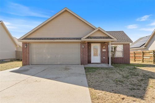 1110 E Courage, Siloam Springs, AR, 72761-2081 | Card Image