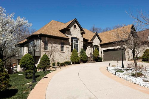 3169 Paramount Ln, Auburn Hills, MI, 48326-3960 | Card Image