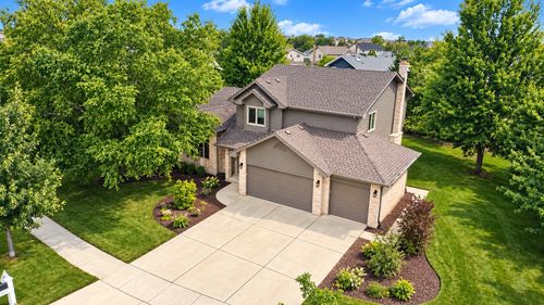 8424 Hollybrook Ln, Tinley Park, IL, 60487-4467 | Card Image