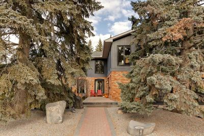 920 Elizabeth Rd Sw, House other with 4 bedrooms, 3 bathrooms and 4 parking in Calgary AB | Image 1