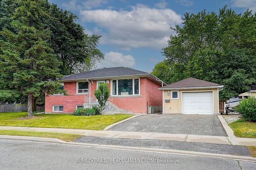 423 Osiris Dr, Richmond Hill, ON, L4C2R1 | Card Image