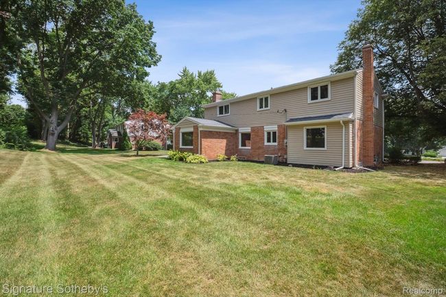 36-2200-Brenthaven-Dr-Bloomfield-Hills-MI-48304-WindowStill-44.jpg | Image 37