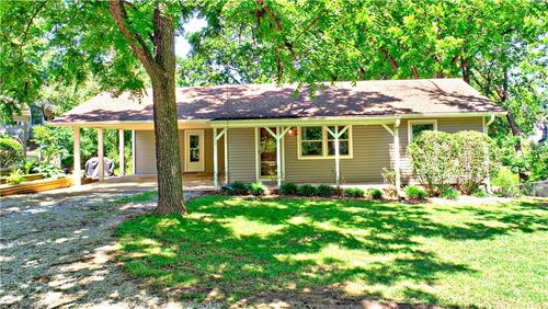 19135 Shoreline Way, Fayetteville, AR, 72703-9482 | Card Image