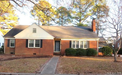 808 Monroe St, Roanoke Rapids, NC, 27870-2623 | Card Image