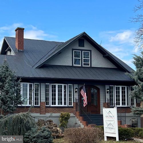 426 N Royal Ave, FRONT ROYAL, VA, 22630-2620 | Card Image