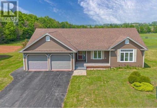 53 Bonavista Ave, Stratford, PE, C1B0E5 | Card Image