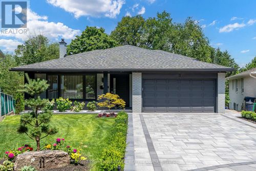 11 Sherin Crt, Etobicoke, ON, M9P2G7 | Card Image