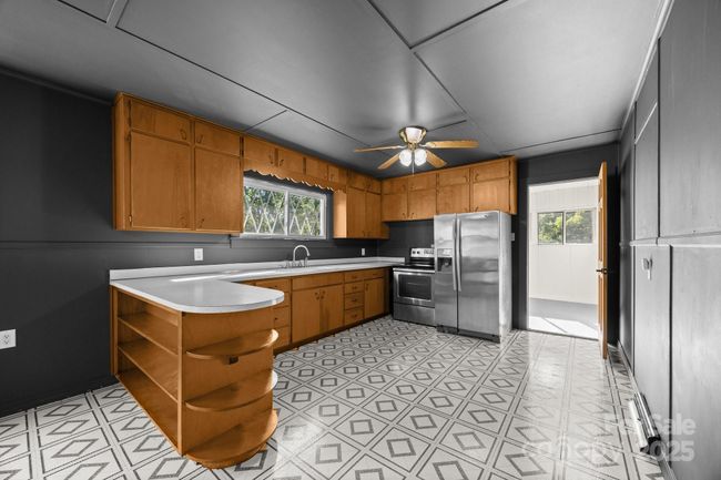 109 Short St, Home with 3 bedrooms, 2 bathrooms and null parking in Waynesville NC | Image 8