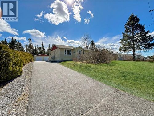 42 Churchland Rd, Saint John, NB, E2N1T8 | Card Image