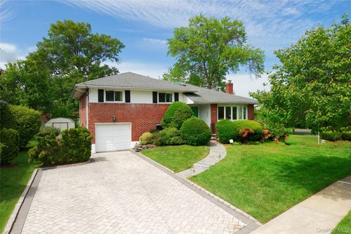 354 Terrace Ave, Garden City, NY, 11530-5426 | Card Image