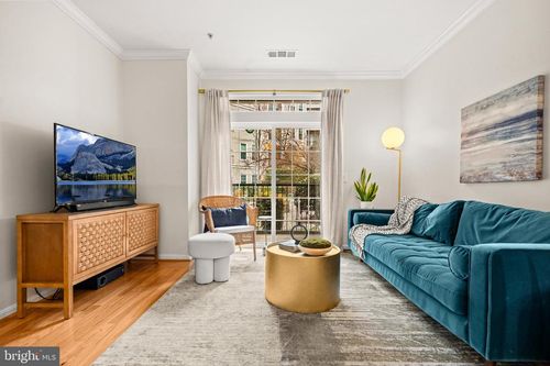 2-106-2321 25th St S, ARLINGTON, VA, 22206-4802 | Card Image