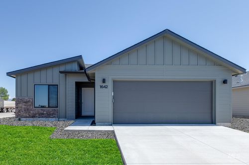 1642 Sw Besra Dr, Mountain Home, ID, 83647-1218 | Card Image