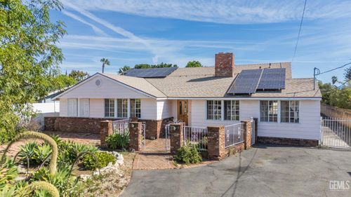 9826 Columbus Ave, North Hills, CA, 91343-2214 | Card Image