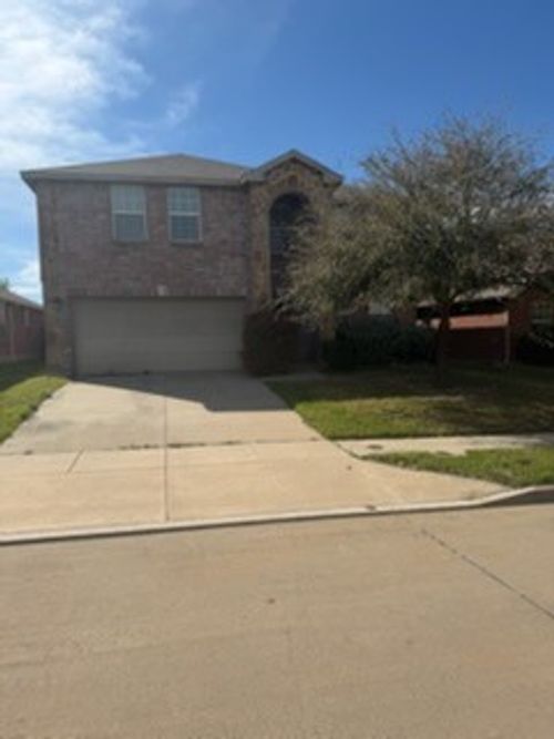 801 Lark Dr, Aubrey, TX, 76227-3729 | Card Image