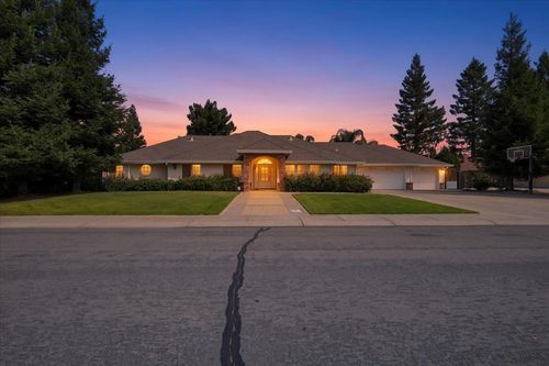 1577 Malta Dr, Yuba City, CA, 95993-1131 | Card Image