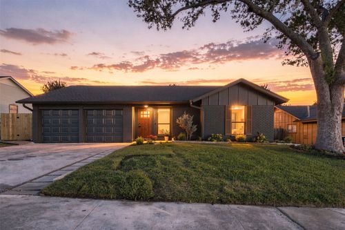 5001 Bundyhill Dr, Austin, TX, 78723-6119 | Card Image