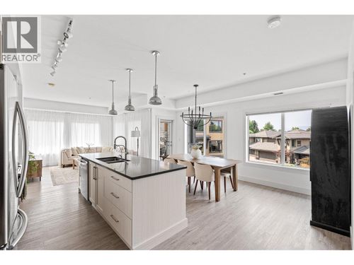 206-4380 Lakeshore Rd, Kelowna, BC, V1W5N3 | Card Image
