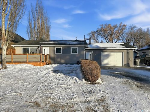 252 30th Street, Battleford, SK, S0M0E0 | Card Image