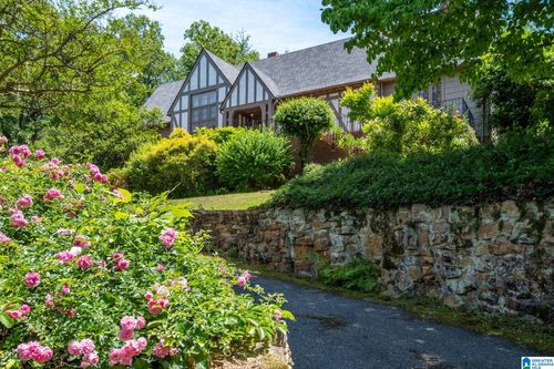 33 Sunset Dr, Anniston, AL, 36207-6274 | Card Image